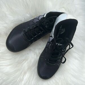 Size 1 kids track & field spikes / shoes